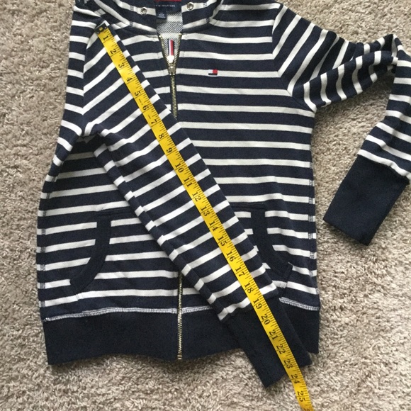 🔥🔥HOST PIC🔥🔥Tommy Hilfigher Sweater - Picture 5 of 8